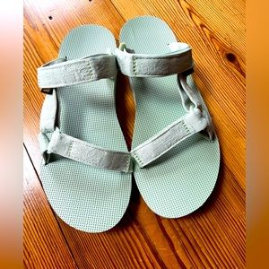 Teva universal slide
